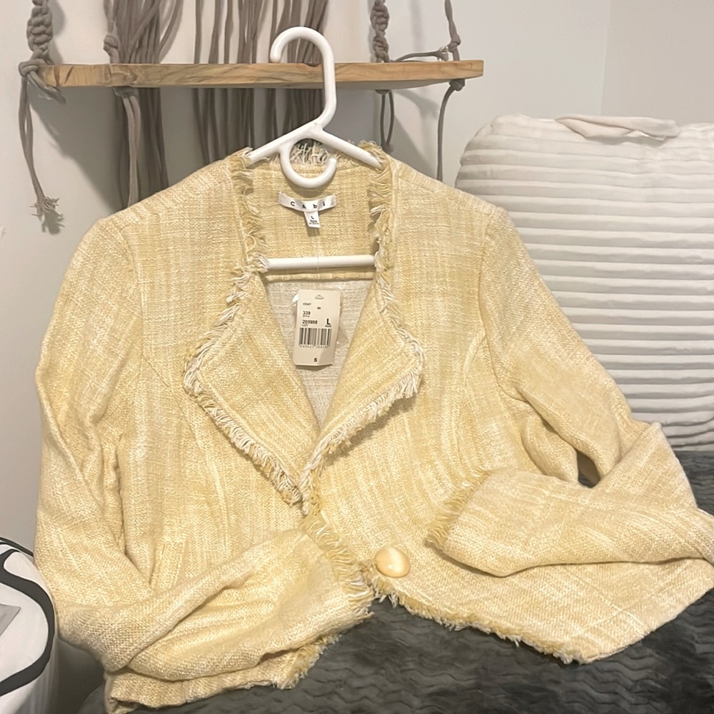 CAbi Blazer Size Large Womens Yellow Tweed Fringe Hem Button Long Sleeve Jacket